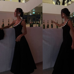 Abito <span class=keywords><strong>Femminile</strong></span> Elegante Nero Lungo Estivo Senza Maniche con Spalla Scoperta, Casual e Sexy per Club e Cocktail - Product Image 6