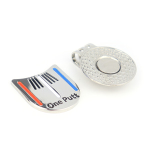 Marcador de Pelota de Golf Metálico con Imán y Clip para Gorra, Diseño One Putt, Acabado Niquelado - Product Image 4