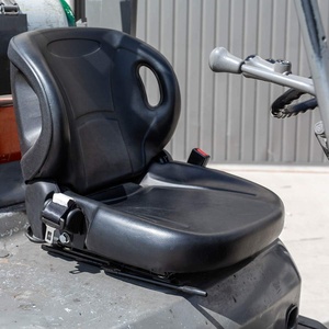 Usine en gros universel en cuir semi-entourant Suspension tracteur siège réglage d'angle étanche doux adulte réglable - Product Image 5