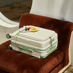 Maleta de Viaje con Apertura Frontal, Portavasos y Carga USB, Expandible de 20 Pulgadas, Multifuncional y Ancha - Product Image 4