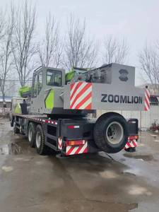 Grue sur camion Zoomlion 25T d'occasion en bon état avec pompe, capacité de 56000 kg, origine Chine - Product Image 4