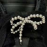 Nouveaux accessoires et bibelots tendance : Cintres à franges avec nœud perlé