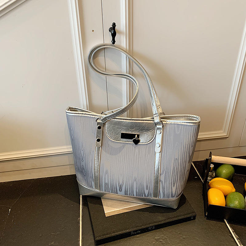 Blue without pendant