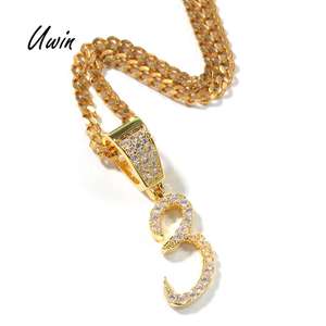 UWIN-Colgante con letras curvas para hombre, joyería creativa con dijes de CZ, chapado <span class=keywords><strong>en</strong></span> oro y plata, regalo personalizado de cobre - Product Image 1