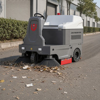 Nettoyeur de sol électrique autoporté CleanHorse M3, alimenté par batterie, pour les cours d'entreposage et les routes des ports