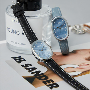 Reloj de Pulsera de Cuarzo para Mujer, con Esfera Azul Ovalada Plateada, Índices de Cristal, Correa de Cuero Azul Claro, Estilo Casual - Product Image 3