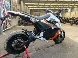 Motocicleta <span class=keywords><strong>Duke</strong></span> 250 Usada con Embrague Deslizante Incluido - Product Image 6