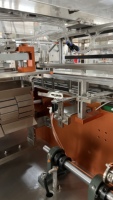 Petite machine à emballer entièrement automatique horizontale pour masque facial chirurgical et gants pour le cartonnage de boîtes et sacs en papier pour l'emballage alimentaire