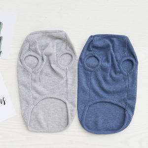 Vêtements pour animaux de compagnie pour <span class=keywords><strong>chien</strong></span> en peluche de style européen coréen <span class=keywords><strong>japonais</strong></span> 18 nouveaux classiques gilet en coton motif solide vente en gros - Product Image 2