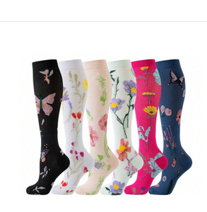 Calcetines de compresión hasta la rodilla de poliéster unisex, calcetines casuales con estampado de dibujos animados, calcetines deportivos antifricción para todas las estaciones - Product Image 5