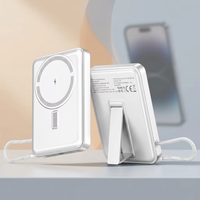 Batteries externes magnétiques 10000 mAh faciles à transporter, certifiées CE/ROHS, avec logo personnalisé, support pliable et câble intégré pour smartphone