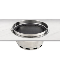 Gril à charbon de bois intérieur en acier inoxydable de style coréen Gril de barbecue commercial sans fumée Finition plaquée or Chariot Capacité de 3 à 5 personnes
