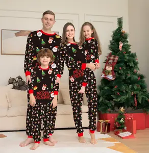 Yeni polyester ebeveyn-çocuk ev elbise seti çocuk bady pijama Santa karikatür allover baskı aile pet noel pijama takım