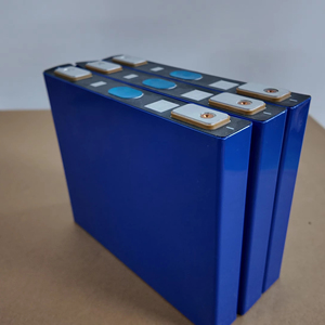 3.2V 119Ah A급 리튬인산철(<span class=keywords><strong>LiFePO4</strong></span>) 리튬 이온 배터리 셀-반고체 상태 4000회 사이클 10년 보증 가정용 저장 장치 - Product Image 1