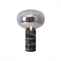 Lampe de table électrique LED XCT3419 moderne et contemporaine en marbre noir et verre gris fumé cognac, abat-jour de forme originale pour lecture intérieure