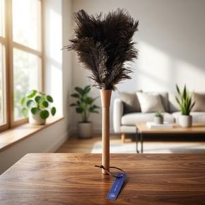 Wholesale Lightweight Ostrich <strong>Feather</strong> Dust Brush Versatile <strong>Cleaner</strong> for Home Surfaces Auto Cabin PC and Keyboard Dust Removal - Product Image 1
