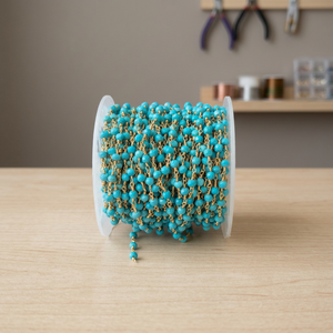 Chaîne de chapelet artisanale Sameer en laiton plaqué or 18 carats avec perles et pierres rondes en calcédoine bleue – Bijou tendance et mode - Product Image 3