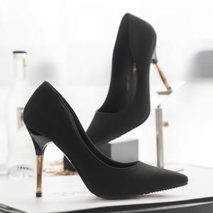 Zapatos Unisex de Tacón Bajo con Punta Puntiaguda, de Cuero Genuino, Calados, Cómodos y a la Moda - Product Image 4