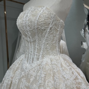 Robe de mariée bustier baroque en dentelle avec fente avant, corset à baleines, voile, couleur champagne, grandes tailles, sur mesure, vente en gros - 3842 - Product Image 5