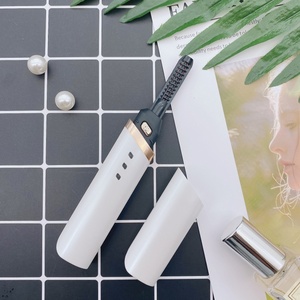 Rizador de Pestañas Electrónico Recargable por USB al por Mayor para Maquillaje - Product Image 1