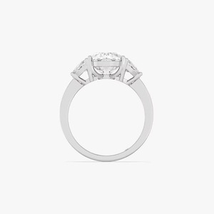 Bague en moissanite taille ronde, finition haute brillance et design moderne élégant, disponible en gros à prix raisonnable - Product Image 2