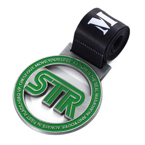 Médailles en métal en alliage <span class=keywords><strong>de</strong></span> zinc avec logo émaillé personnalisé en usine, finition nickelée mate, découpe creuse, médaille <span class=keywords><strong>de</strong></span> marathon 5k avec ruban - Product Image 4