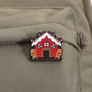 เข็มกลัดเคลือบลายการ์ตูนรูปคนขนมปังขิงคริสต์มาส บ้านขนมปังขิง แมว โบว์ เครื่องประดับติดปกเสื้อ ของขวัญสำหรับเพื่อน ขายส่ง - Product Image 3