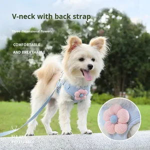 Rompi Anjing Nilon Solid Dekorasi Bunga 3D Nyaman Bernapas Tali Kekang untuk Anak Anjing Kecil Bichon Pomeranian Berjalan - Product Image 2