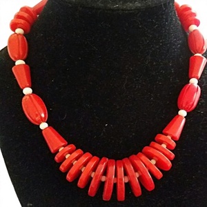 Nouveau collier géométrique élégant avec blocs de résine colorés, chaîne perlée, design fantaisie, bijoux tendance unisexe pour femme, idéal pour les soirées - Product Image 4