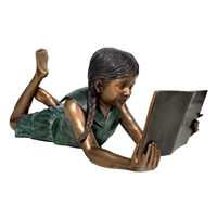 Statue de fille assise en bronze grandeur nature, sculptée à la main, lisant un livre