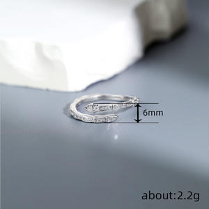 Anello in Argento T0756 con Diamante Taglio Baguette Colore G Naturale Gioiello Classico da Donna per Fidanzamento - Product Image 4