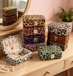 High-End Fashionable Florals Print Leather Creative Portable Rectangular Velvet Lining <b>Jewelry</b> Organizer <b>Box</b> for Rings <b>Necklaces</b> - Product Image 2