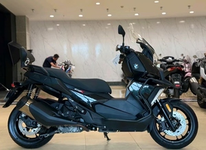 Motocicleta de Turismo de Lujo BW <span class=keywords><strong>C</strong></span> <span class=keywords><strong>400</strong></span> GT, Motor de 350cc Refrigerado por Agua, Parabrisas/Deflector de Viento, Jiangsu - Product Image 5