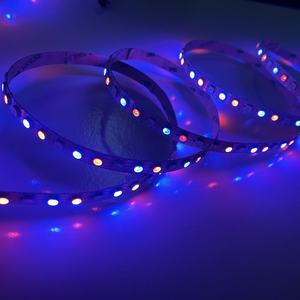 Striscia LED RGBW HD105 ad Alto Impatto 96LED/m 12V 24W/m IP20 Retroilluminazione a LED per Illuminazione di Centri Fitness e Palestre - Product Image 1