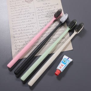 B & B Inn Ensemble de brosses à dents jetables à poils souples Brosse à dents cylindrique en plastique avec paille de blé avec dentifrice pour les voyages d'hôtels - Product Image 4