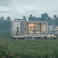 Maison préfabriquée de luxe de 20 pieds, résistante aux ouragans, sur plateforme en acier, fabriquée avec des panneaux sandwich