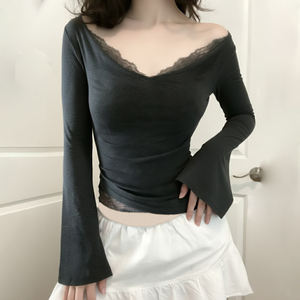 Top elegante y ajustado de color puro con cuello en V y mangas acampanadas con encaje sensual y sexy, camiseta versátil. - Product Image 2