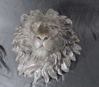 Vente en gros de plaque italienne tête de lion rugissante en bronze doré pour la décoration murale
