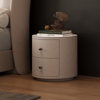 Table de chevet ronde de luxe moderne avec plateau en marbre, table d'appoint cylindrique en cuir rembourrée avec tiroirs pour chambre principale