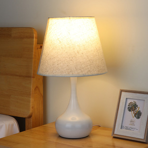 โคมไฟตั้งโต๊ะสไตล์อเมริกันวินเทจ ดีไซน์ย้อนยุคแบบสัมผัส โคมไฟข้างเตียงเรียบง่ายทันสมัยระดับไฮเอนด์สำหรับห้องนอนที่อบอุ่น - Product Image 5