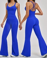 Ensemble de yoga 2 pièces avec logo personnalisé, pantalon évasé et haut dos croisé, tenue de sport tendance pour la gym et le fitness