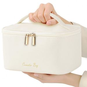 Échantillon Gratuit : Nouvelle Trousse de Maquillage Portable Grande Capacité pour Femme, Sac Bandoulière Diagonal Haut de Gamme pour Outils de Broderie et de Manucure - Product Image 6