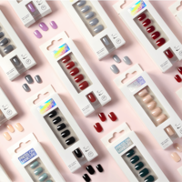 Acrylique Plaine Dames Conception En Plastique Court Faux Demi-Conseils Ongles Français Gel Presses Ongles Avec Strass Ongles Artificiels