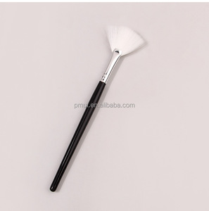 <span class=keywords><strong>Evidenziatore</strong></span> a manico lungo pennello per il trucco ventaglio sintetico <span class=keywords><strong>bianco</strong></span> con soffice cipria correttore e balsamo per le labbra compatibile - Product Image 2