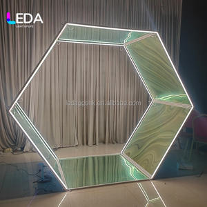 Cabina de Fotos con Espejo Desmontable Personalizada LEDA, Cabina de Fotos con Espejo Metálico Hexagonal, Cabina de Fotos con Espejo Caleidoscópico para Decoración de Bodas - Product Image 2
