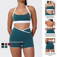 Ensemble de sport 2 pièces respirant et léger pour femme, color-block, avec brassière de sport dos nu et short cycliste taille haute croisé, blanc