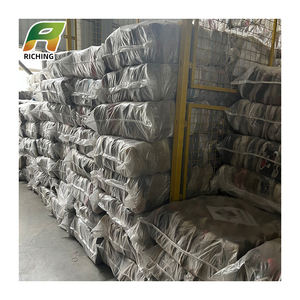 Vente en gros usine de chaussures d'occasion en balles mixtes, de seconde main, Grade A/B, stock en vrac pour l'Afrique, incluant baskets, pantoufles, talons et chaussures d'occasion - Product Image 1