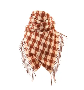 Nieuwe Design Mode Warme Comfortabele Verdikte Pashmina Hals Sjaals Plaid Kwastje Kasjmier Polyester Winter Sjaal Voor Vrouwen