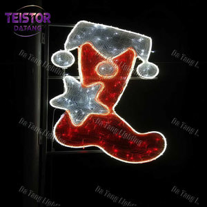 Lampadaires de Noël à motifs lumineux LED pour l'extérieur, décoration pour rues commerciales et aménagements paysagers de fêtes - Product Image 5