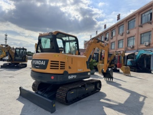 Bien entretenu utilisé Hyundai 60VS Zero Tail Swing Crawler Excavator Moteur diesel Pompe Yanmar Hydraulique Espaces restreints Immédiat - Product Image 3